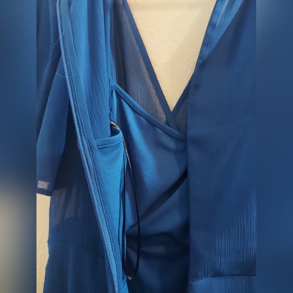 Calvin Klein Faux Wrap with Ruffles Short Sleeve Dress, Size 4 - Picture 11 of 13